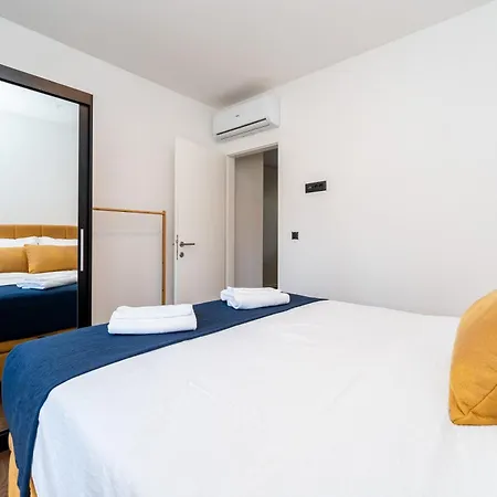 2-bedroom Marko With Sea View And 2 Free Parkings * Задар