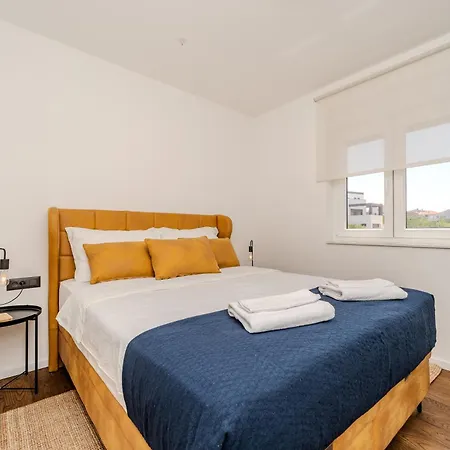 公寓 2-bedroom Marko With Sea View And 2 Free Parkings 扎达尔