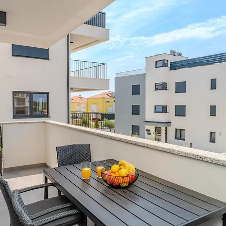 Апартаменти 2-bedroom Marko With Sea View And 2 Free Parkings