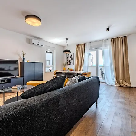 2-bedroom Marko With Sea View And 2 Free Parkings 扎达尔
