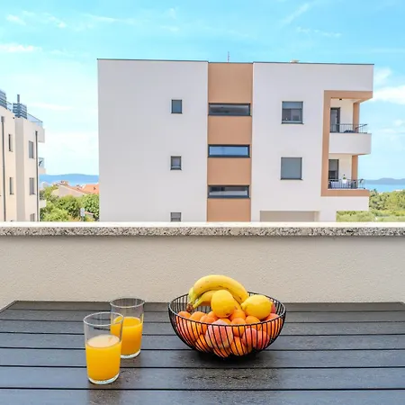 Апартаменти 2-bedroom Marko With Sea View And 2 Free Parkings
